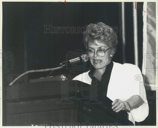 1992 Melinda Schwegmann Speaks to Louisiana State University Alumni - Historic Images