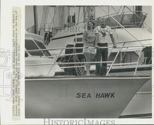 1982 Press Photo Tim and Terry Sebastian on bow of Sea Hawk at Grand Isle. - Historic Images