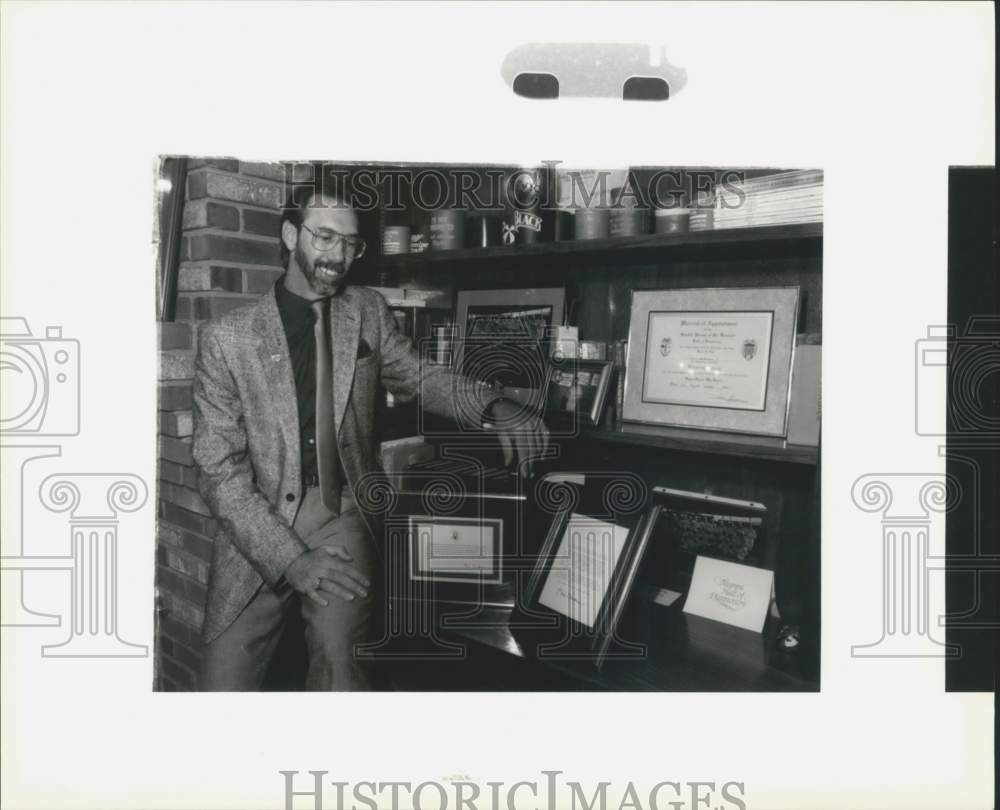 1994 LSU Tiger Cubs founder Paul San Salvador with recent award - Historic Images