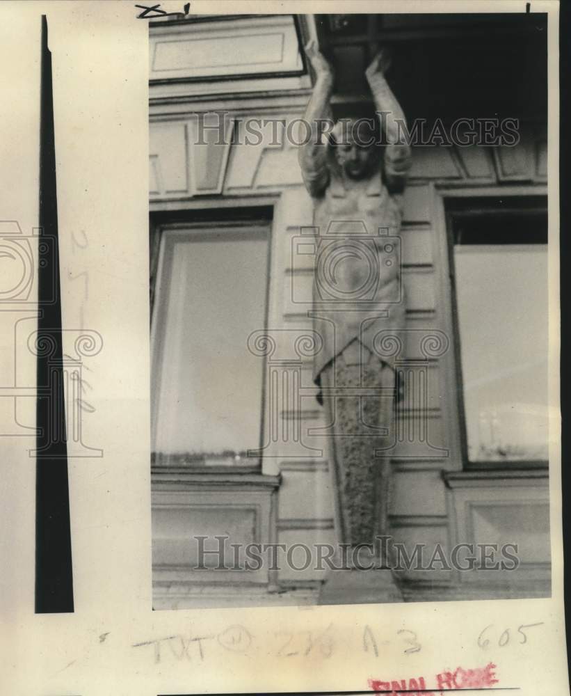 1977 Press Photo Egyptian motif on building, banks of Neva River in Leningrad - Historic Images