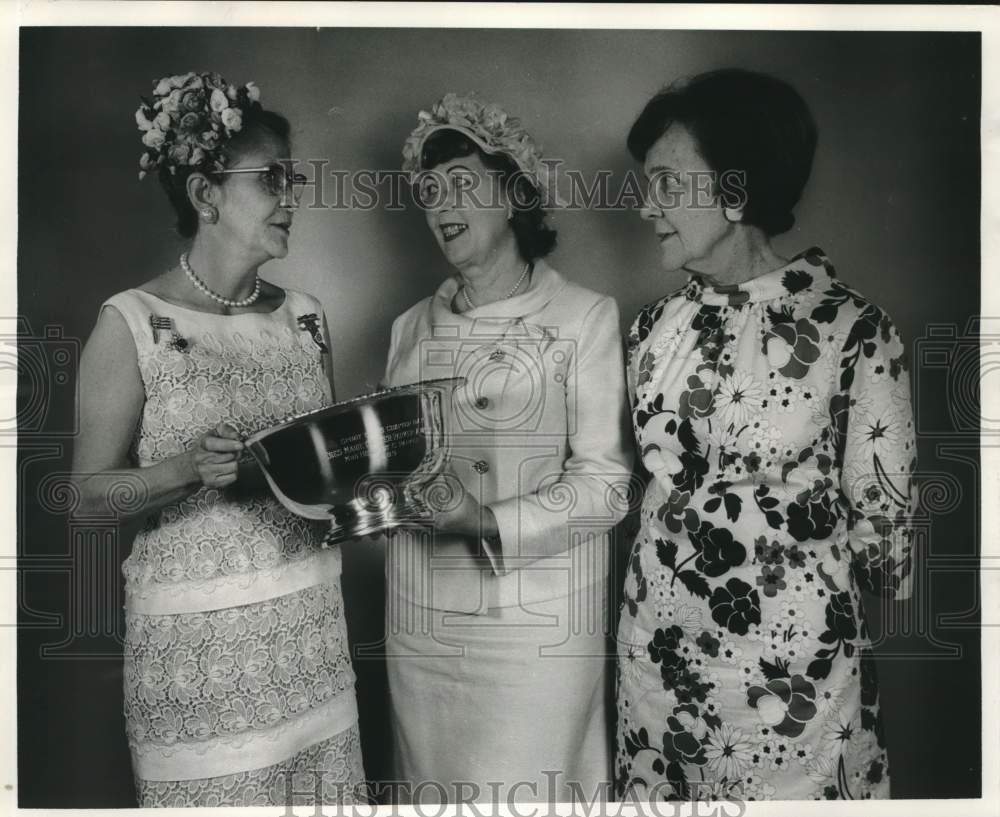 1970 Mrs. John H. Phillips and company with trophy - Historic Images