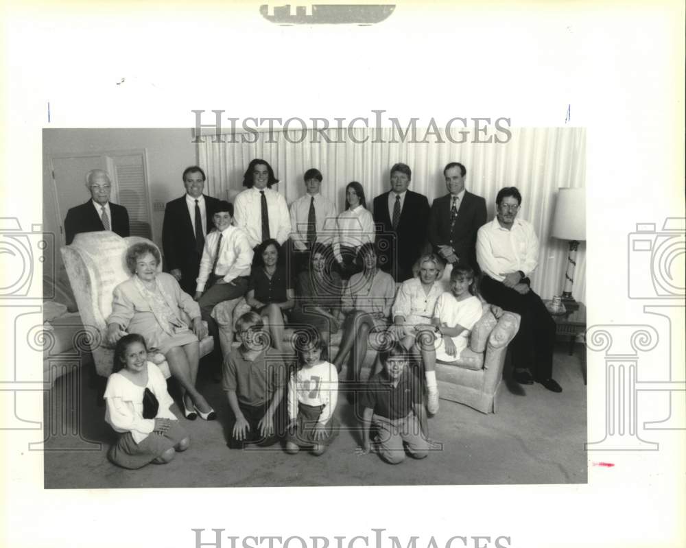 1993 Regina Matrum Award winner, Marion Phillips with her family - Historic Images