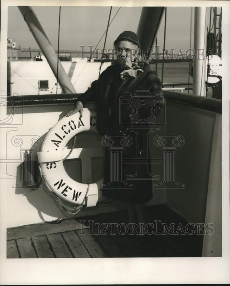 1954 Mrs. E. C. Schlesinger aboard the SS Alcoa Clipper-Historic Images