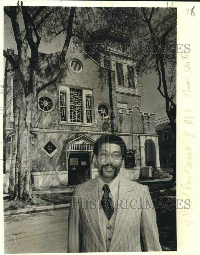 1979 Press Photo Claude Bean stands outside St. Peter&#39;s African Methodist Church - Historic Images