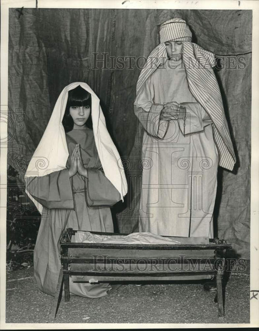 1966 Press Photo Cast of living Nativity Scene at the St. Paul Lutheran Church - Historic Images