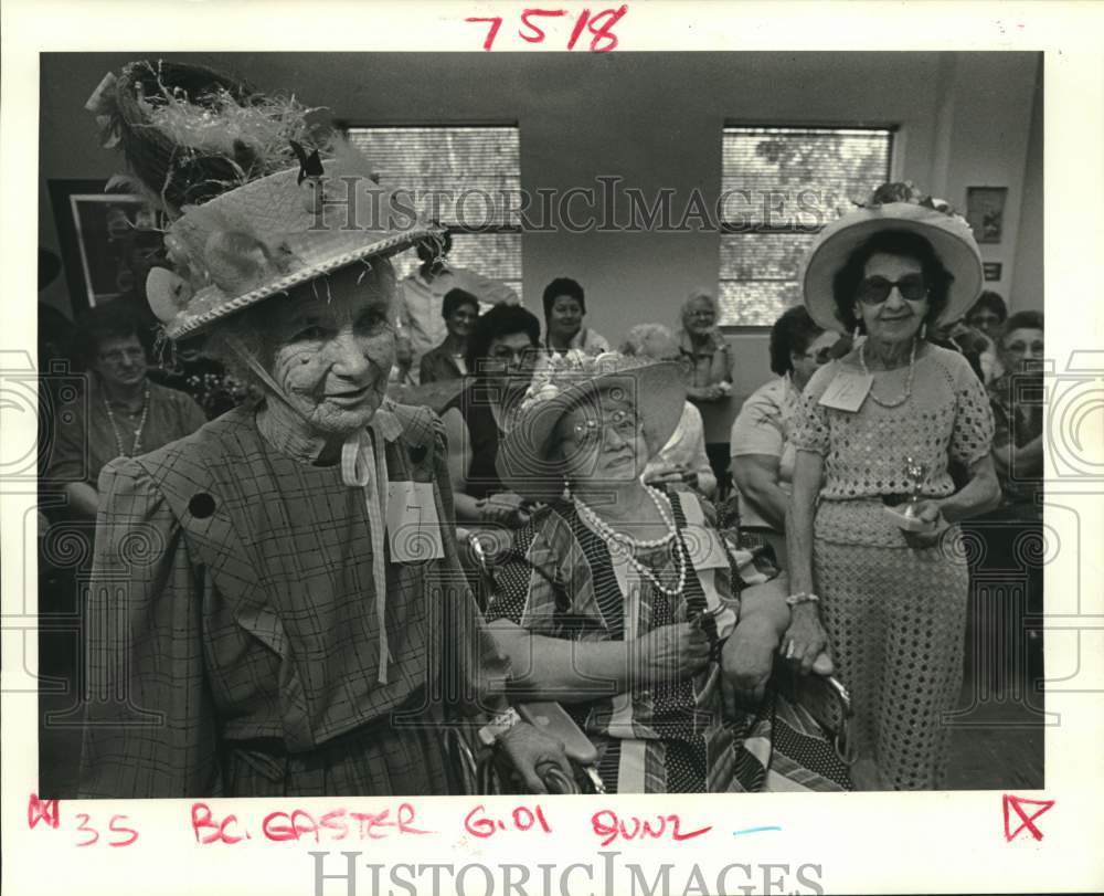 1986 Press Photo Rita Forzet Wins Easter Bonnet Parade at St. Rita Nursing Home - Historic Images