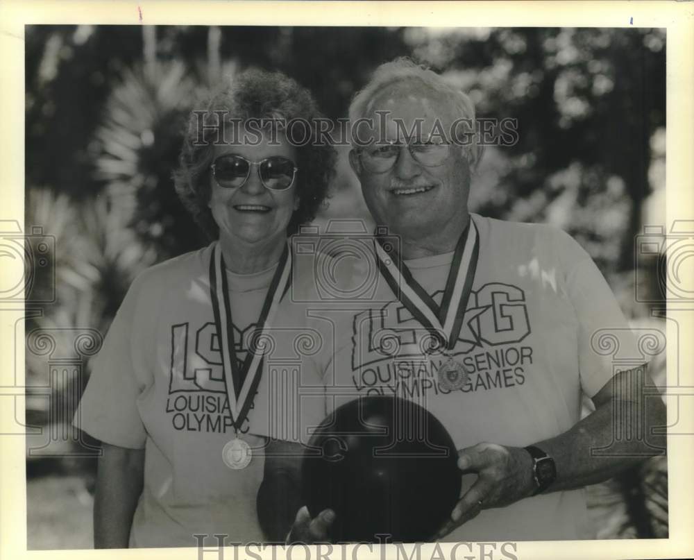 1988 Press Photo Sylvia &amp; Val Redman Win Medals at Senior Olympics, Baton Rouge- Historic Images