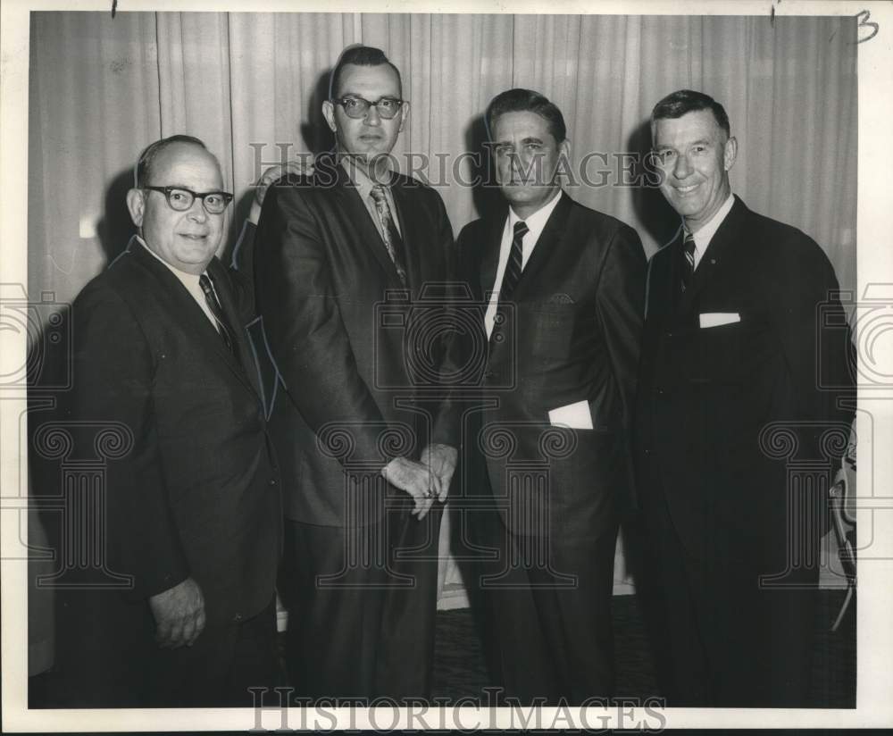 1970 Press Photo Louisiana Petroleum Council - Jimmie Major and Other Officers - Historic Images