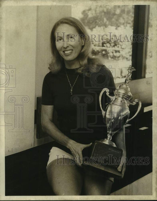 1973 Press Photo Mrs. Albert Schmitt, Women's Golf at Lakewood Country Club - Historic Images