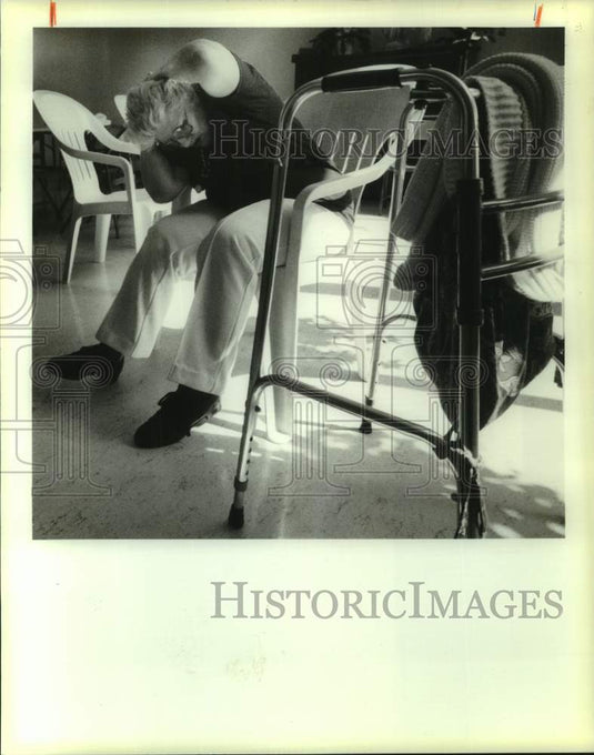 1990 Press Photo Loraine Savoy Exercises In "Sittercise" Class, Algiers, LA - Historic Images