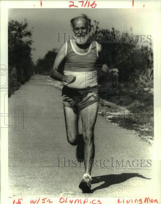 1986 Press Photo Paul R. Ricaud runs in New Orleans area - noc38503- Historic Images