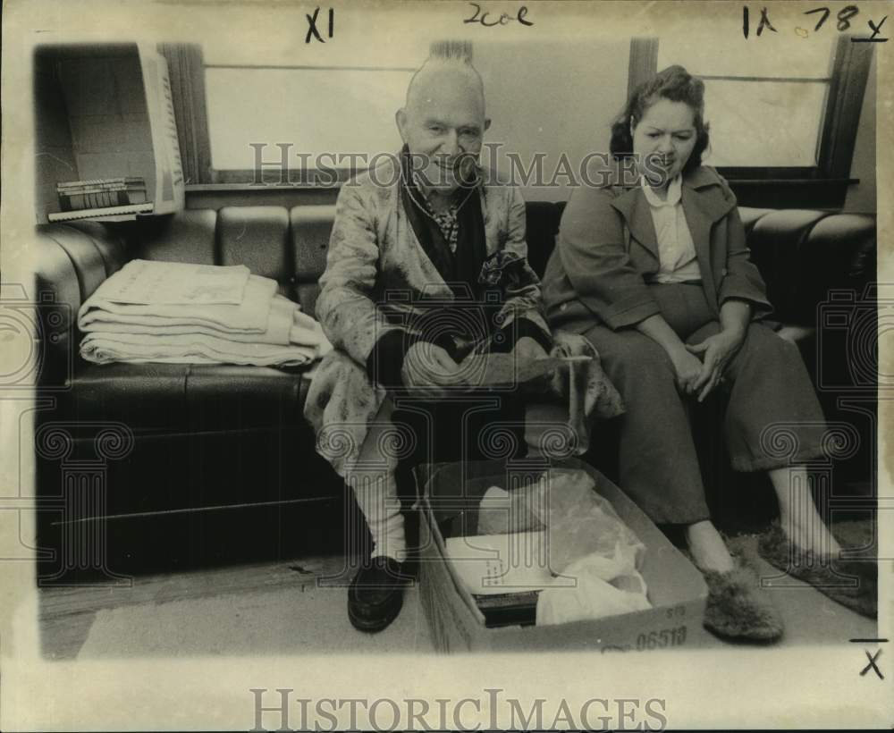 1975 Yurie Schehonsky, Robbery Victim, and Niece, New Orleans - Historic Images