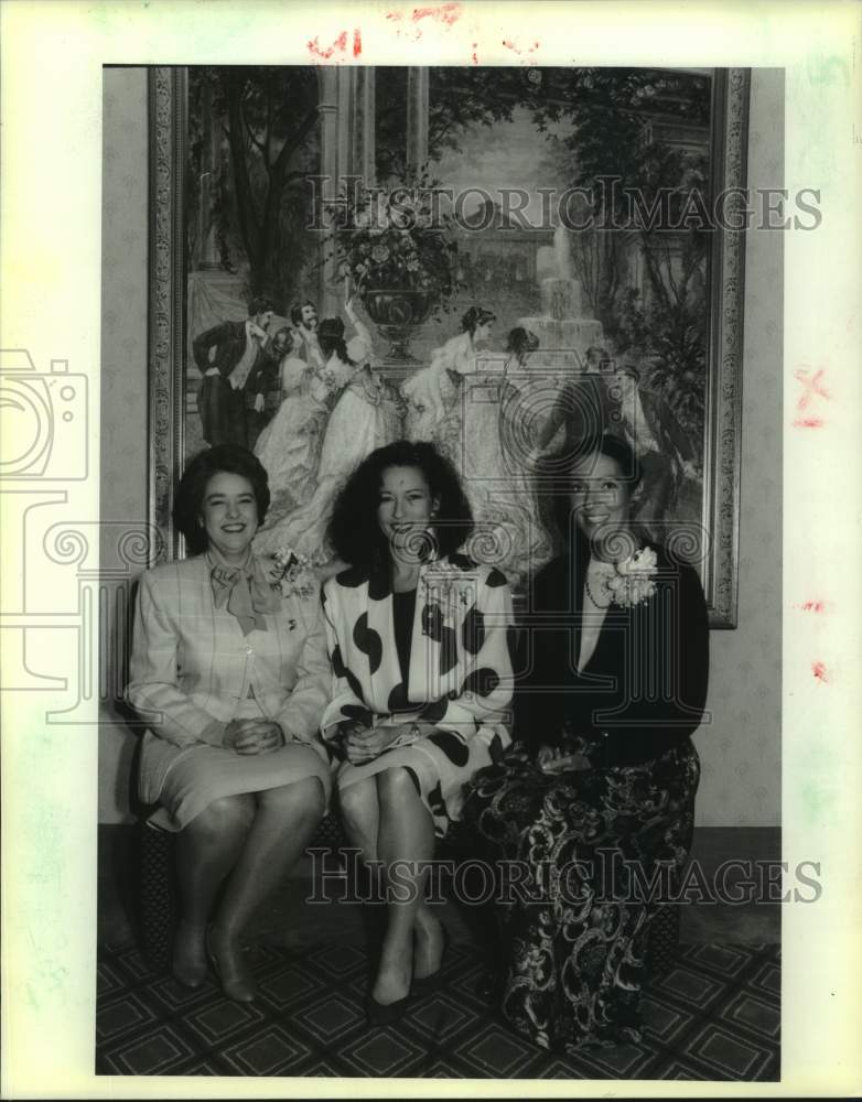 1990 Judith Zabalaoui with Women at Career Women&#39;s Lunch Event - Historic Images