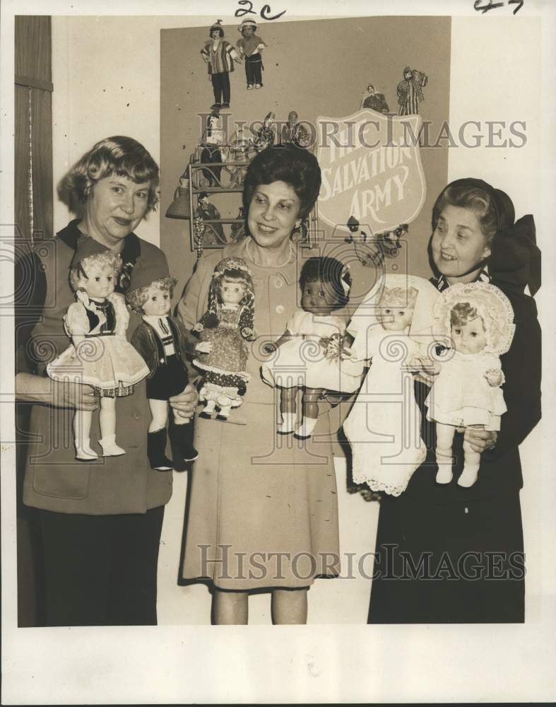 1972 Zonta Club - Muriel Wootten and Other Members with Dolls - Historic Images