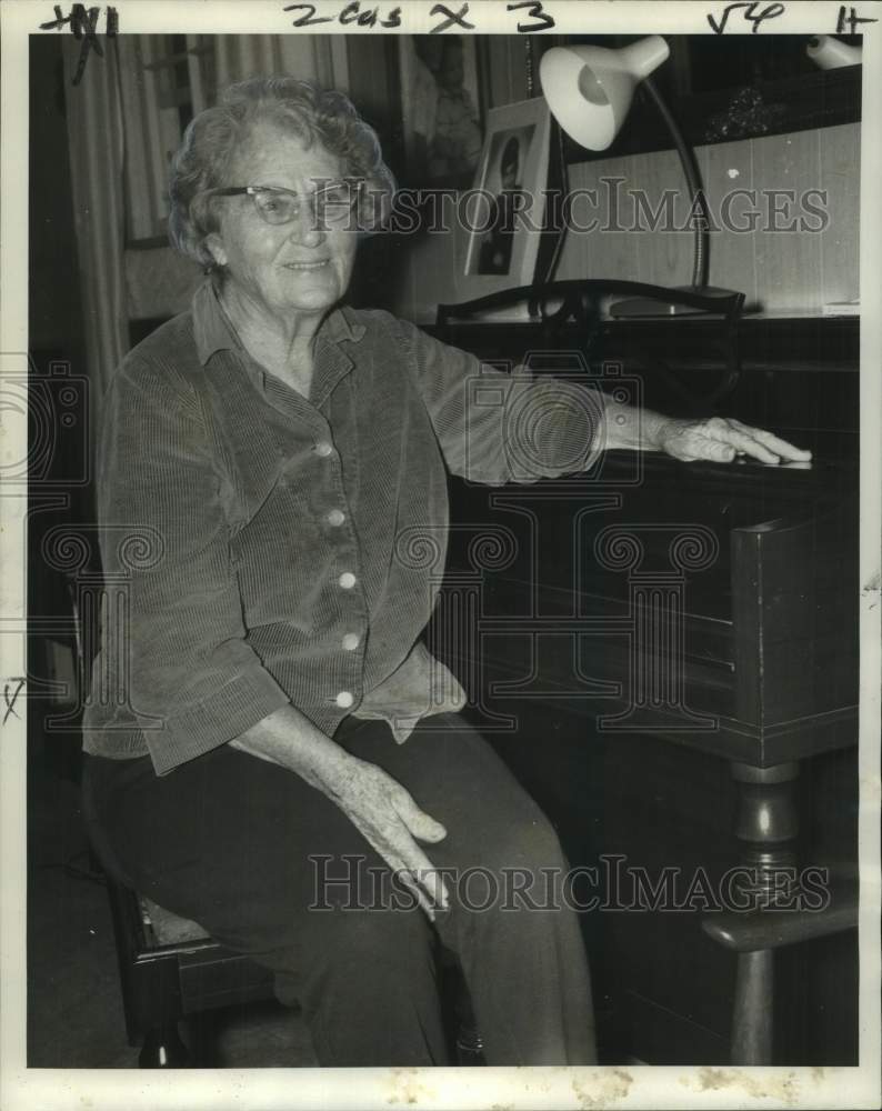 1971 Leah Zebal, president of women&#39;s auxiliary Volunteer Fire Dept. - Historic Images