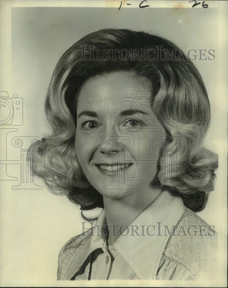 1975 Press Photo Mrs. Harrel Zivitz, president of Temple Sinai Sisterhood - Historic Images