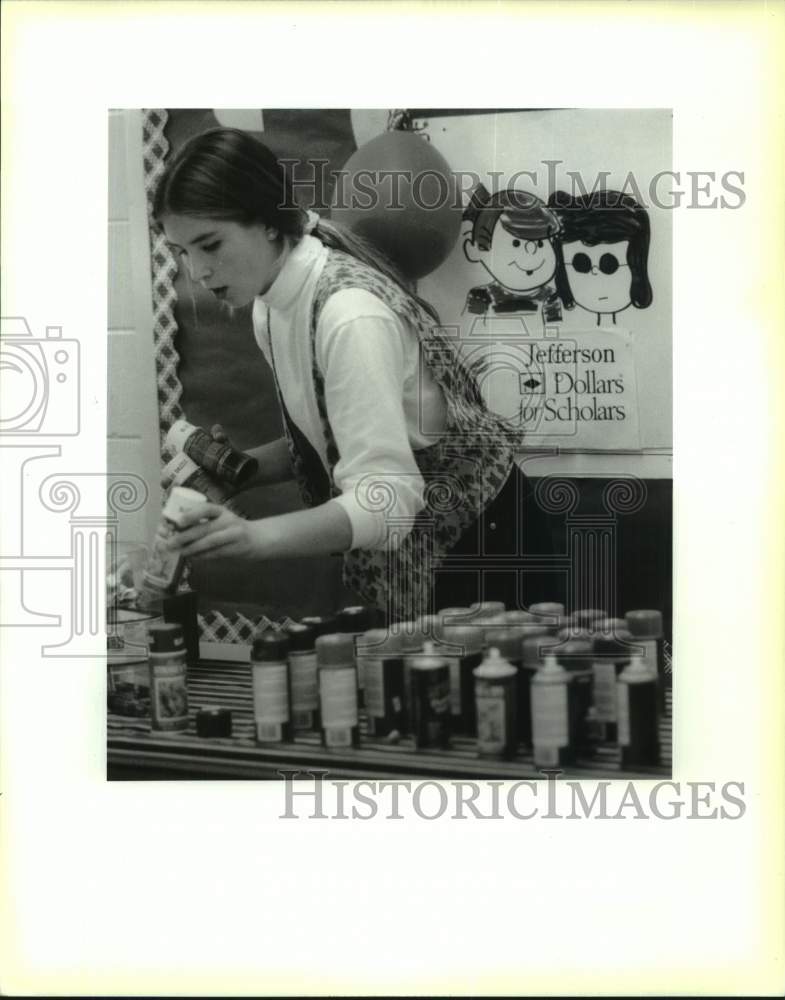 1995 Woodland West Elementary students during &quot;Hair Day&quot; - Historic Images