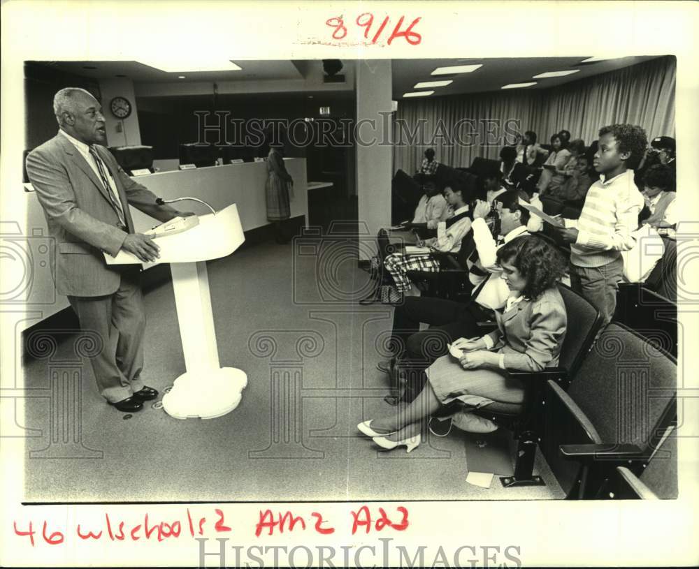 1985 Orleans Parish Superintendent Everett Williams and Press - Historic Images