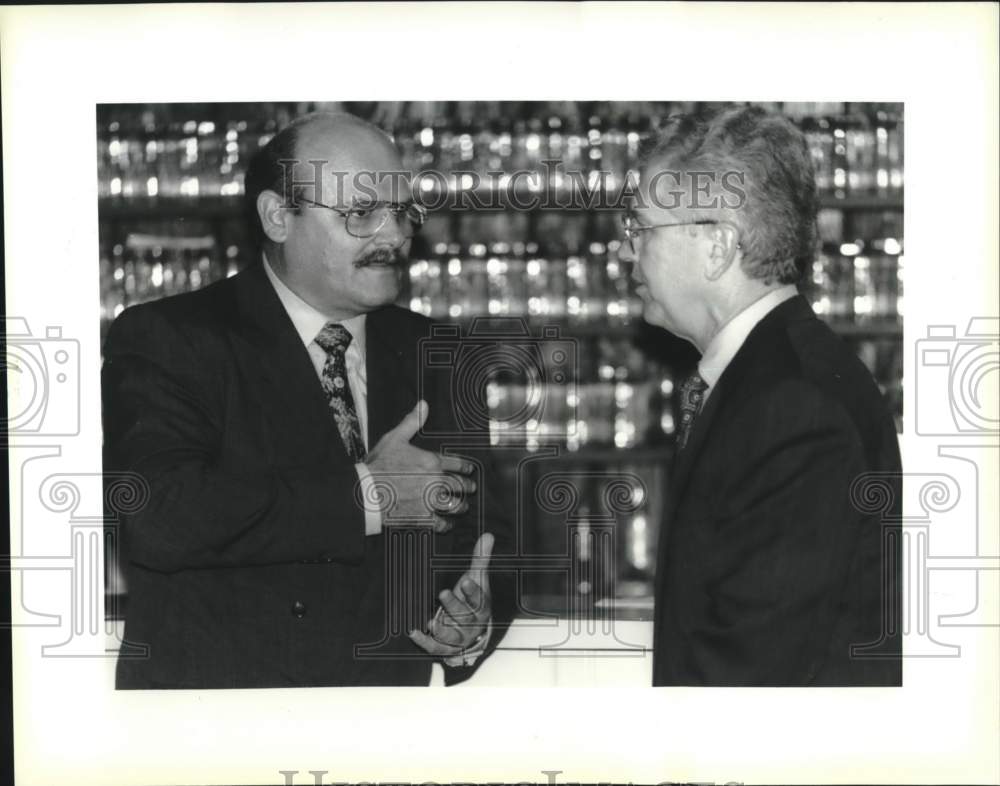 1993 Mexico&#39;s Jorge Salomon meets with JEDCO officials in Metairie. - Historic Images