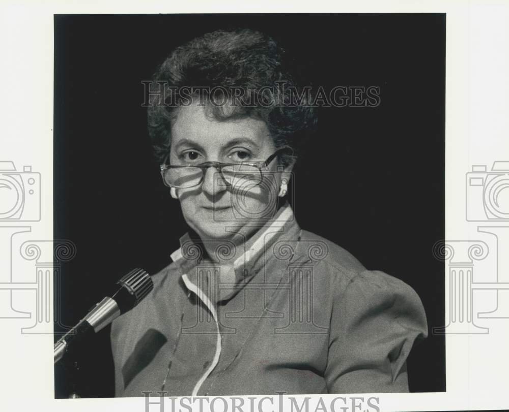 1983 Lea Seigel, Clerk of Council - Historic Images