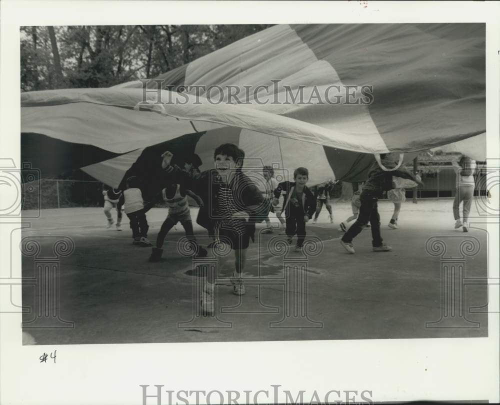 1990 Chas Brown at Woodlake Elementary School&#39;s Annual Field Day - Historic Images