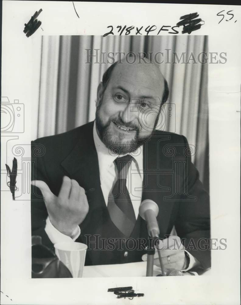 1978 Press Photo Joe Zingale of Cleveland Nets at Superdome tennis shop - Historic Images