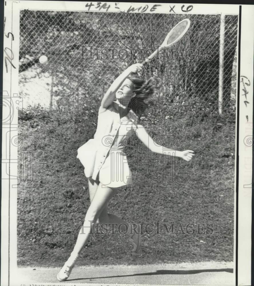 1973 Press Photo Michele Woods of Atlanta shows her tennis form at Samford- Historic Images