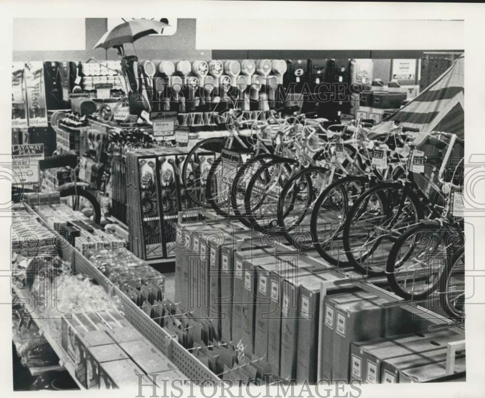 1975 Press Photo Woolco Sports Department at 1000 South Clearview Parkway- Historic Images