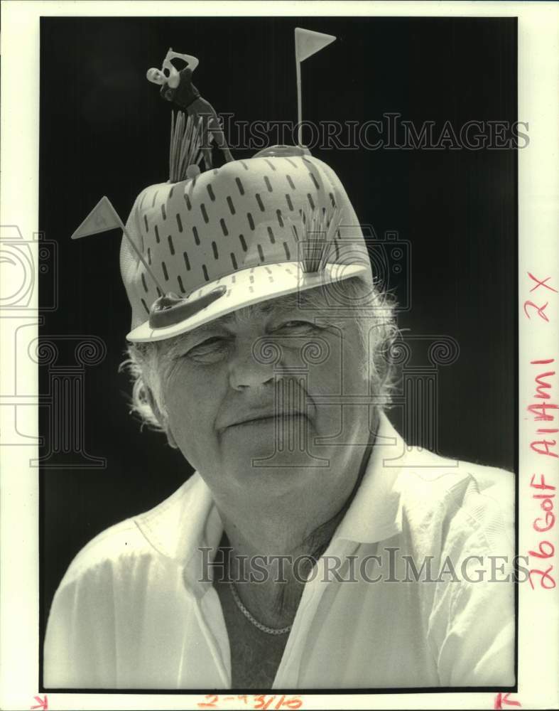 1988 Press Photo USF&amp;G New Orleans Open - Bill Williford Watches Golf, Louisiana- Historic Images