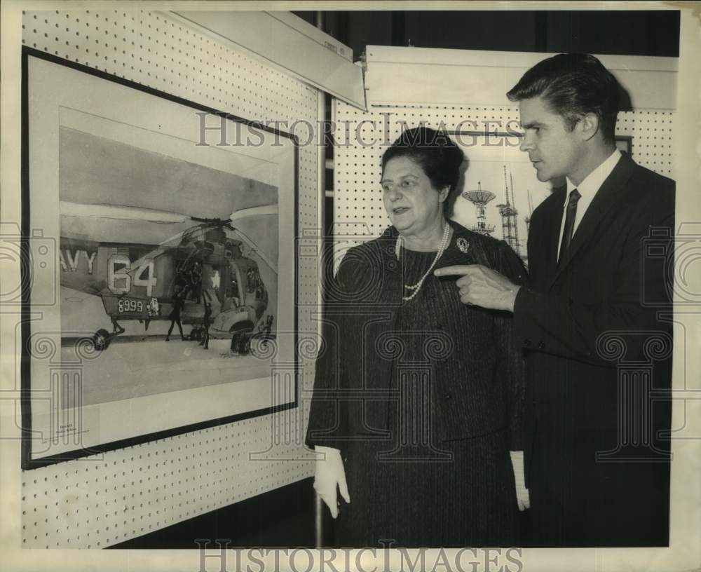 1968 Press Photo Officials At NASA Art Show, Main Library, New Orleans - Historic Images