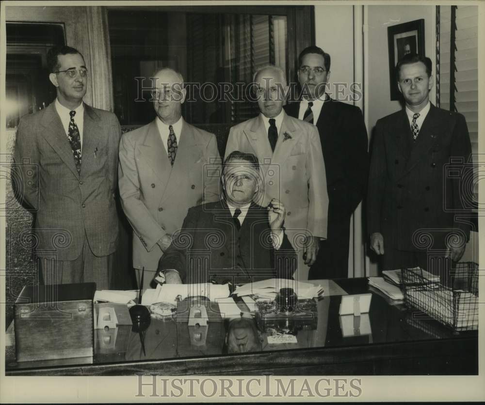 1946 F. W. Sinclair, Sr., Chairman of the Board with Group Officers - Historic Images