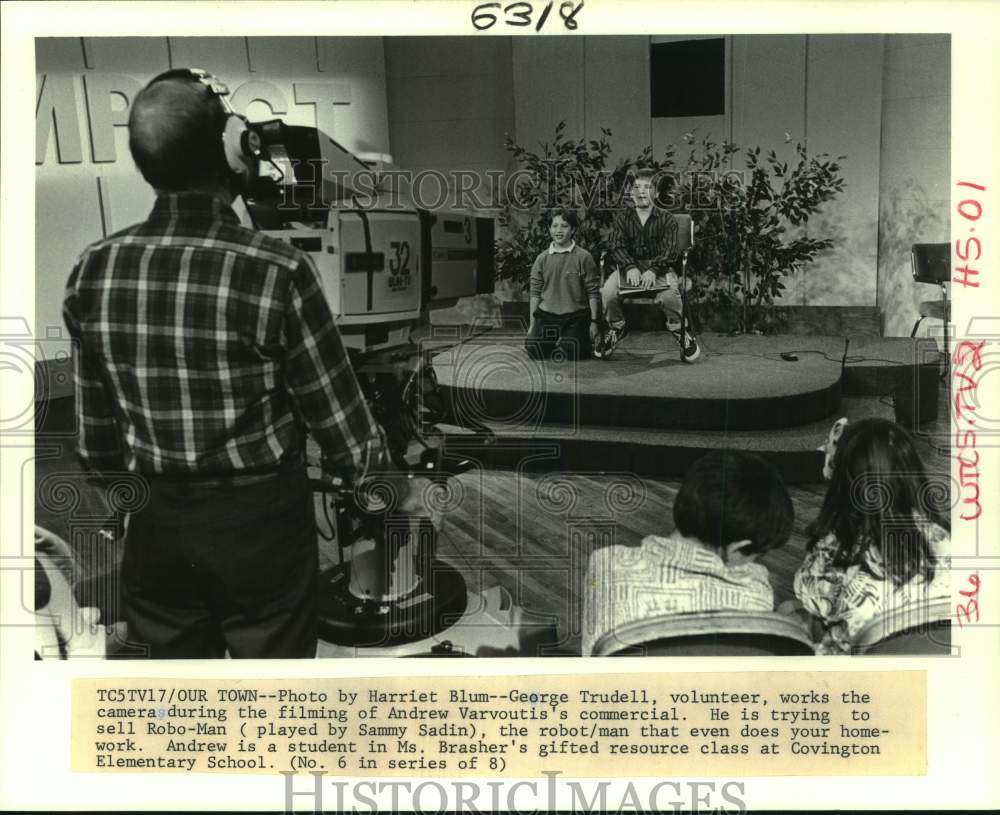 1987 George Trudell, WLAE-TV volunteer films Robo-Man commercial - Historic Images