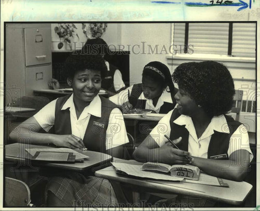 1983 Xavier Prep students Cheryl Winder, Lisa Vernon in class - Historic Images