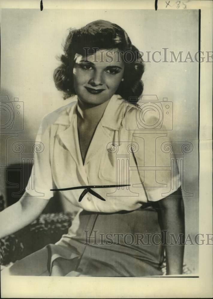 1947 Walda E. Winchell, Daughter of Radio Newscaster Walter Winchell - Historic Images