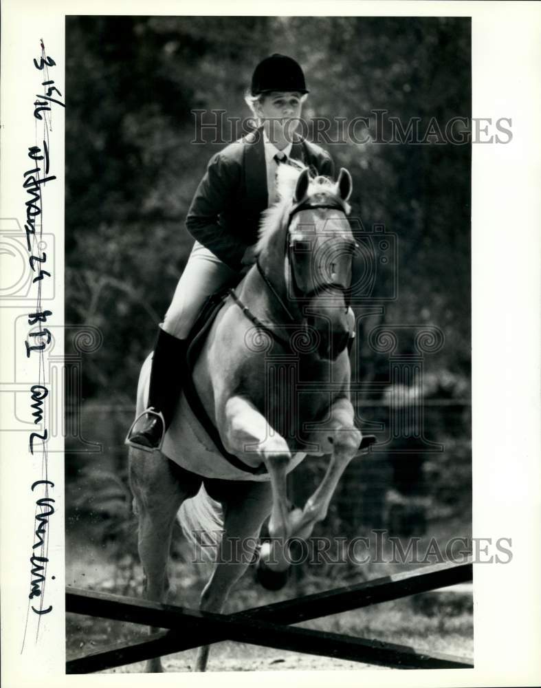 1989 Press Photo Julia Shanks Horseback Riding in Film - noc49022 - Historic Images