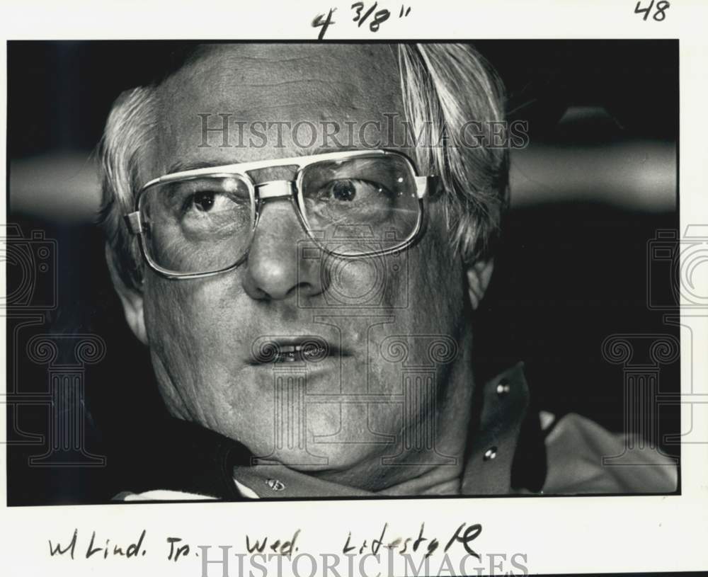 1981 Press Photo Claude Williams follows horse racing from Form to farm- Historic Images