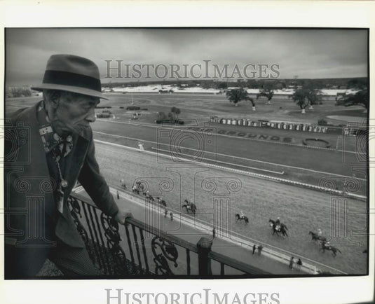 1989 Press Photo George "Rabbit" Shaw at Fairgrounds in the Pressbox - noc49843 - Historic Images