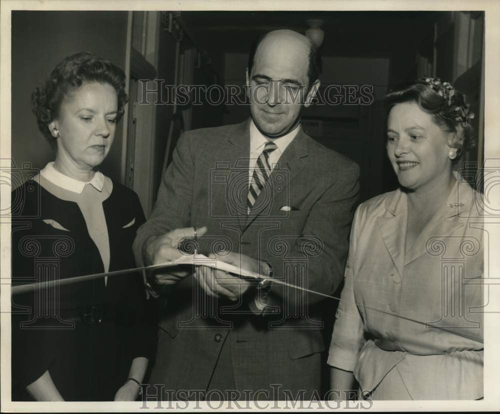 1960 Press Photo Mrs. Cecil Shilstone with other YWCA officials at dedication - Historic Images