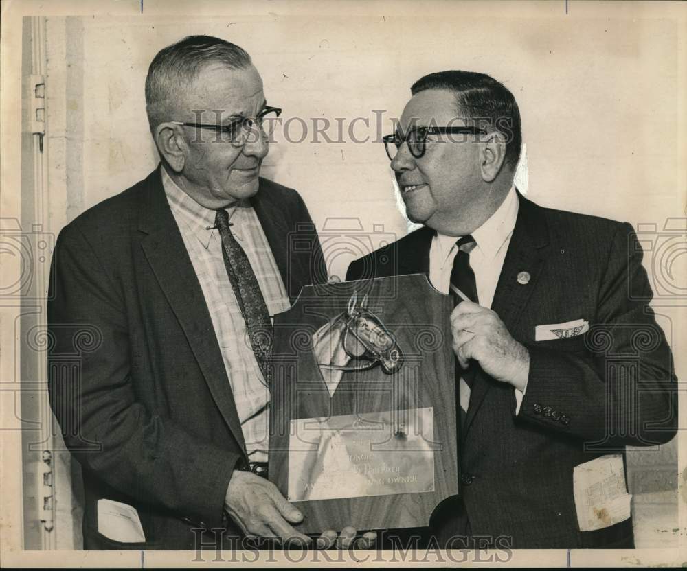 1965 Press Photo Marion H. Van Berg receives award from John S. Lettellier - Historic Images