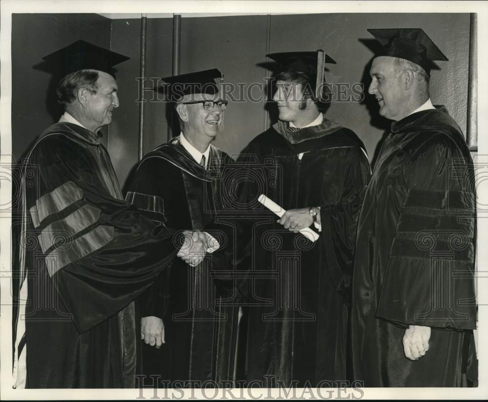 1973 Louisiana State University Medical Center commencement - Historic Images