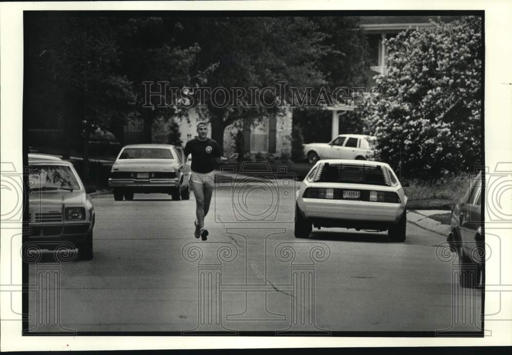 1983 Press Photo John Volz, Jogging in City Park in New Orleans - noc51726- Historic Images