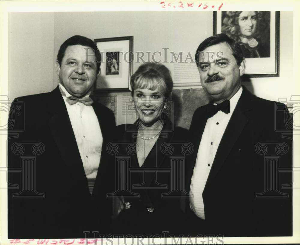 1994 Press Photo Stephen Moses, Christie Mintz, Billy Vehnekamp at Cabildo Event - Historic Images