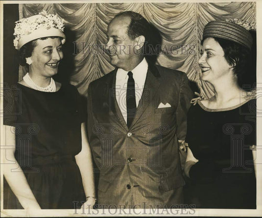 1961 Press Photo National Secretary Association Women with New Orleans Mayor - Historic Images