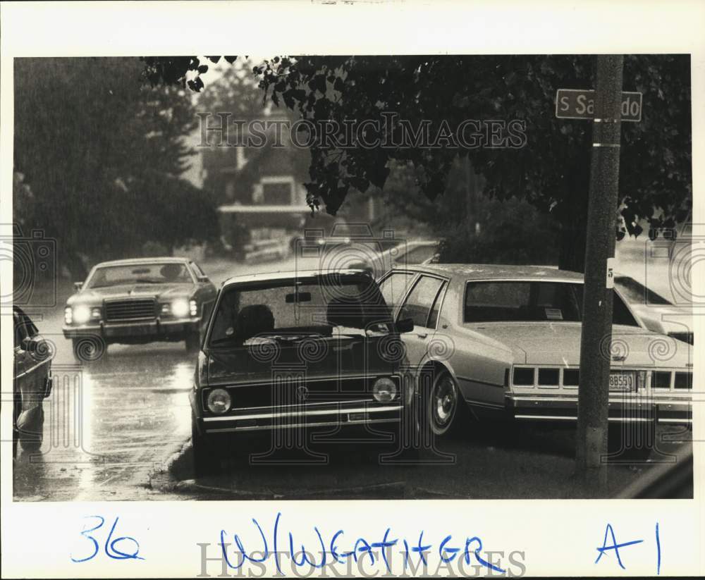 1984 Press Photo Cars on Fontainebleau in New Orleans, Louisiana - noc53272 - Historic Images