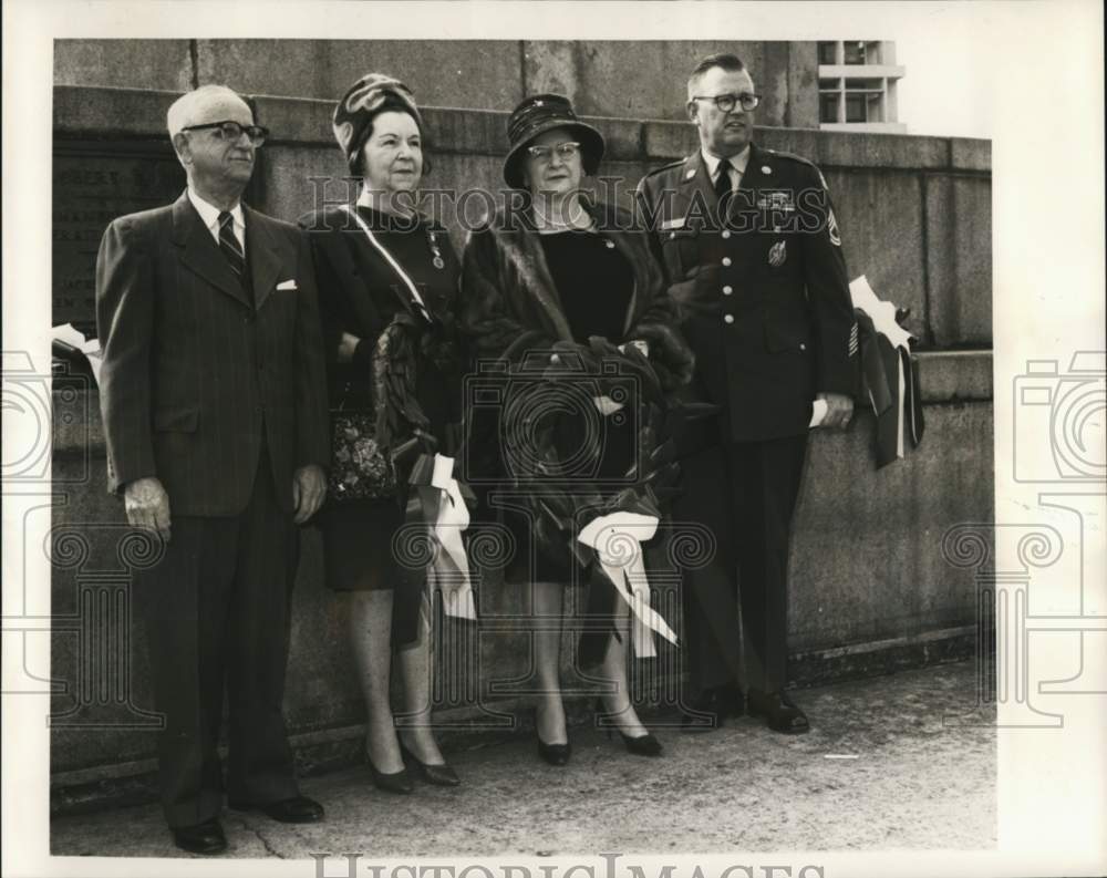 1968 Louisiana Heads of Southern Confederacy Clubs with U.S Army Sgt - Historic Images