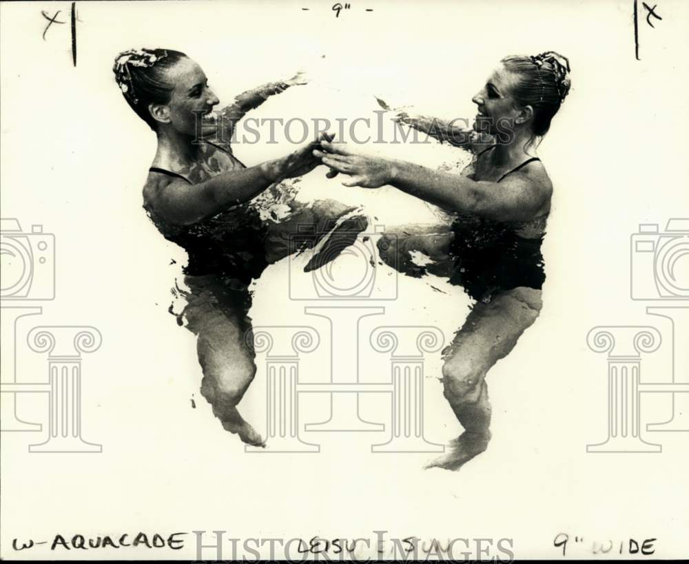 1984 Press Photo Marie and Sara White, Synchronized Swimmers from California - Historic Images