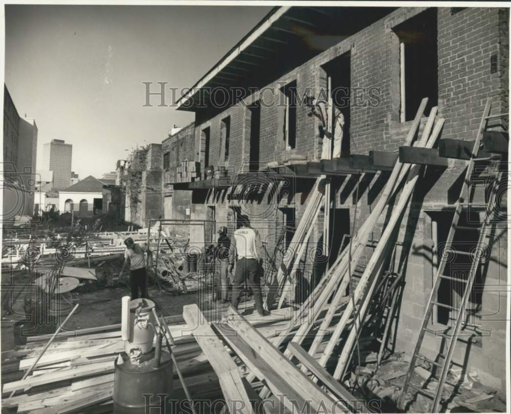 1984 Construction of French Quarter Condominium, New Orleans - Historic Images