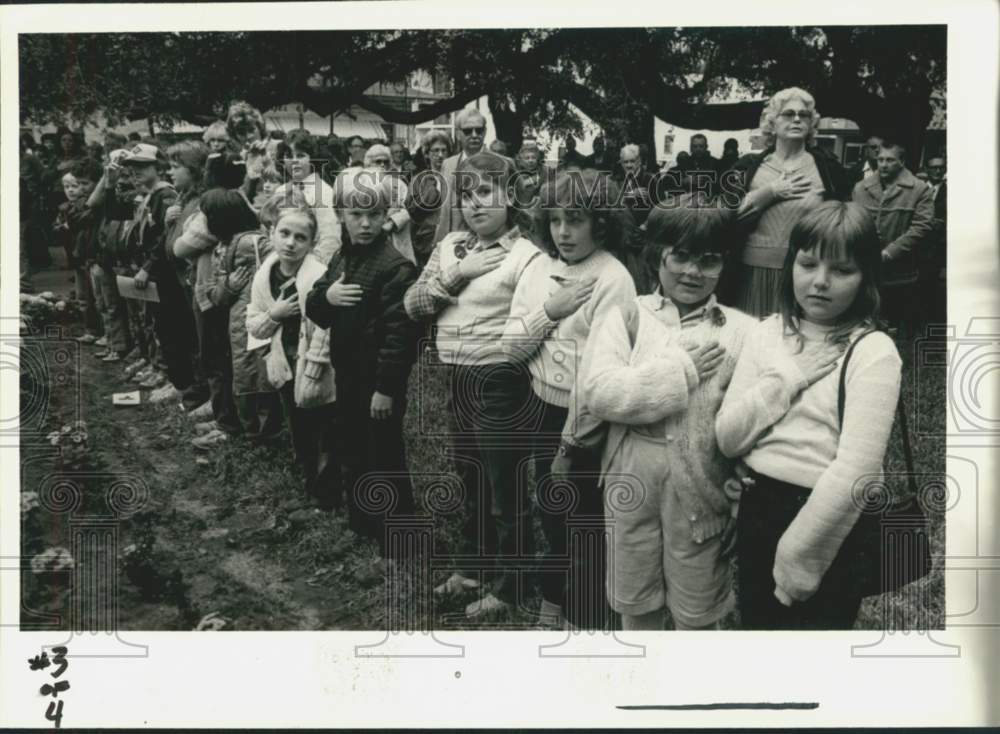 1983 Children say the Pledge-Of-Allegiance at St. Tammany Parish. - Historic Images