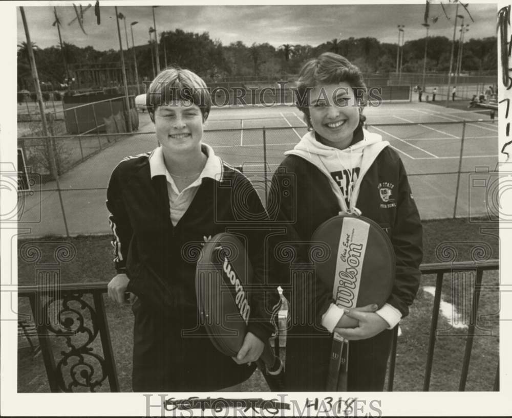 1982 Press Photo Susan and Janet Whiteside, Tennis Players, Pennsylvania- Historic Images