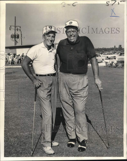1967 Press Photo C. C. Whitley, Buddy Majors golf at Timberlane Country Club - Historic Images